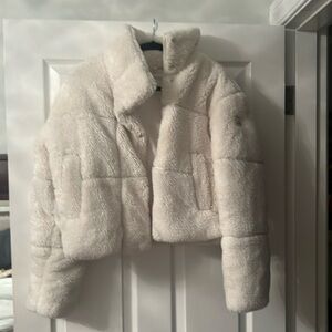 Alo yoga crop fuzzy jacket